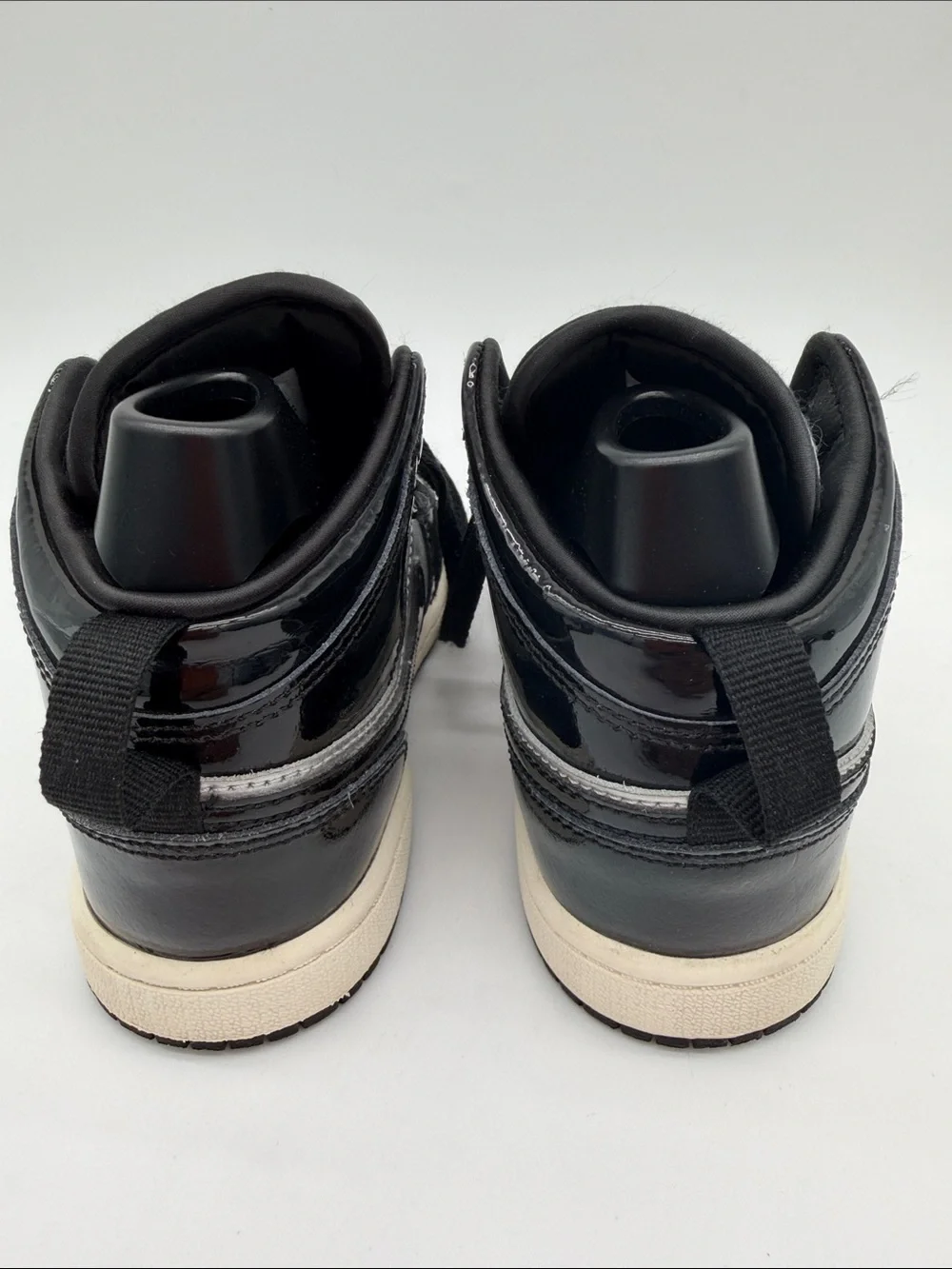 Nike Air Jordan 1 Mid SE GS AJ1 Black Metallic Silver Youth Size 2.5 FZ3937-001